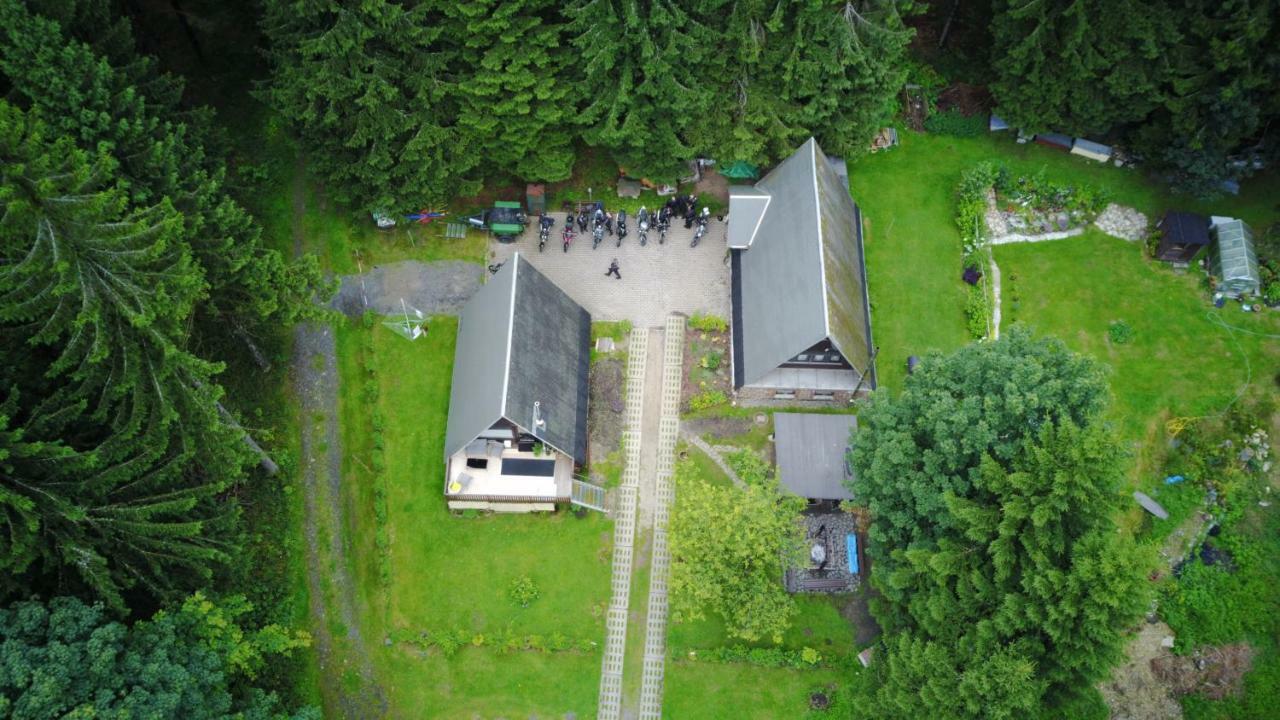 Wanderhuette Zum Bernhardsthal Vila Exterior foto