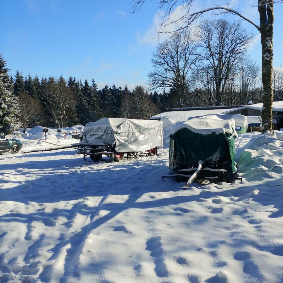 Wanderhuette Zum Bernhardsthal Vila Exterior foto